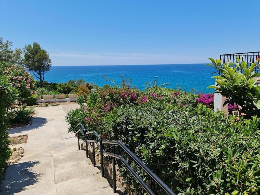 Апартаменты Cal Indigo - Unique Flat In Cap Salou - Mind & Feet In Water Экстерьер фото